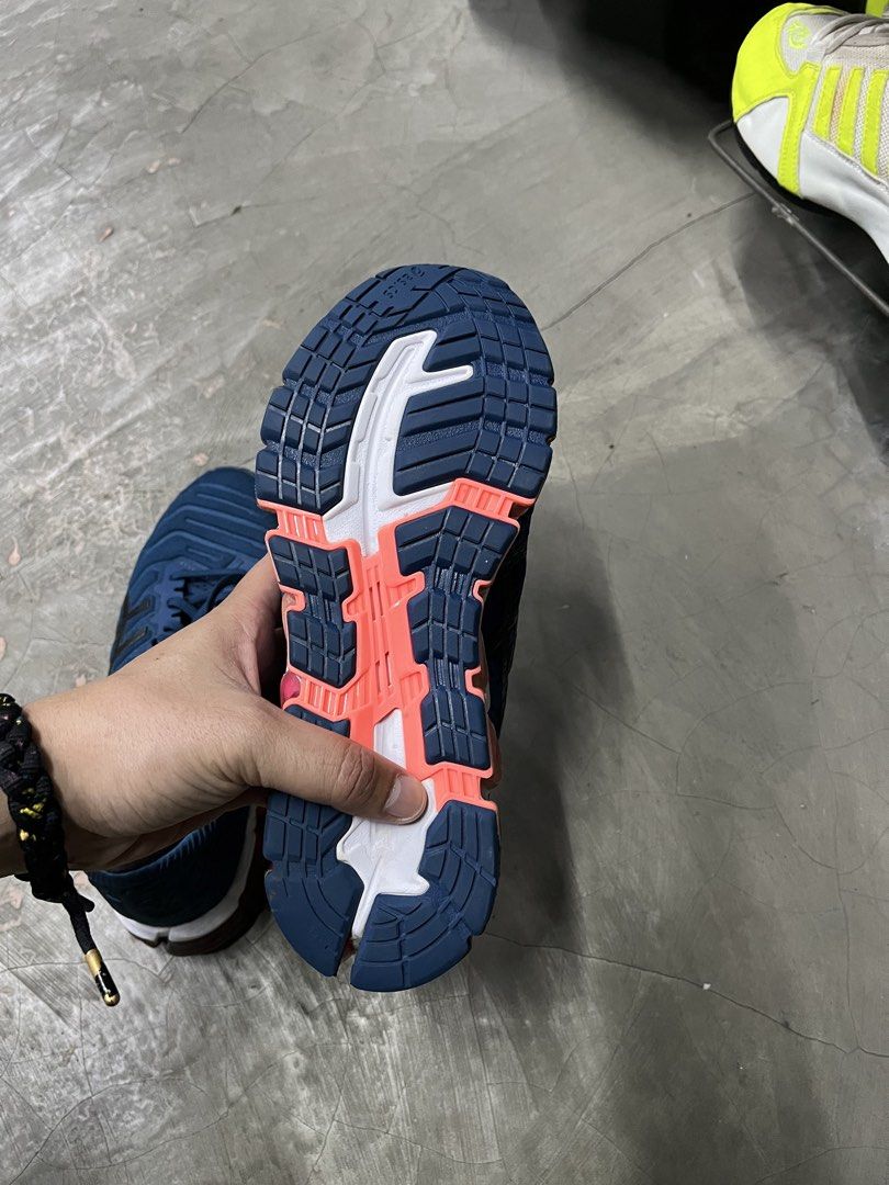 FOR SALE (Category: Sneakers) located in Bulacan. Submitted by sef19 (Listing ID 1460227728, Image 2). Description: ASICS - size : 23.5cm condition : excellenr price : ₱1,880 - location : bulacan mop : gcash / jnt pm 📩📩📩.