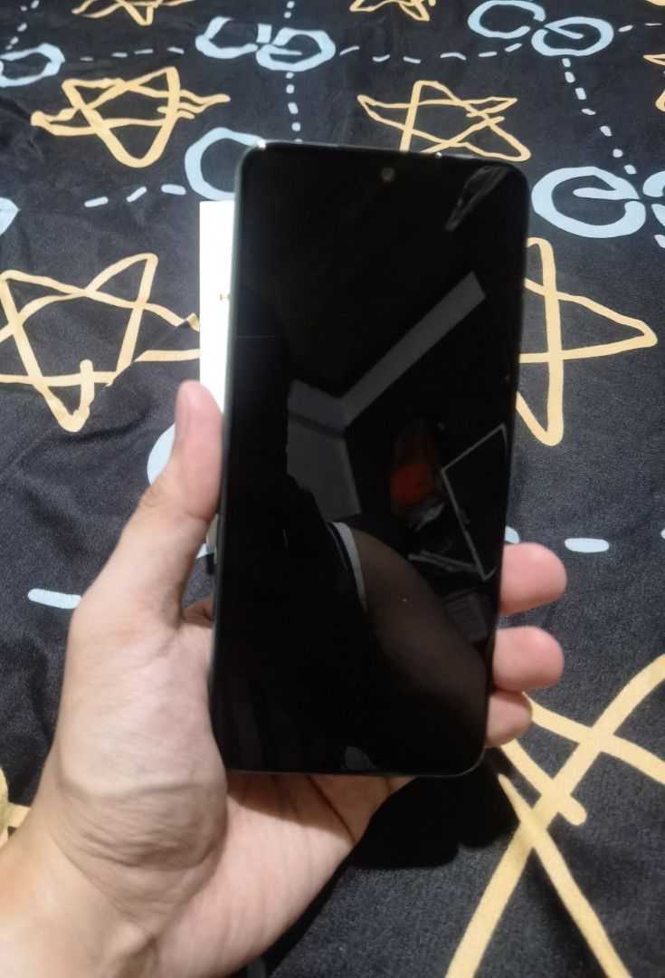 For Sale Huawei Nova 12 SE (Category: Huawei) located in Quezon City. Submitted by champshop (Listing ID 1460241691, Image 2). Description: 📌 For Sale Huawei Nova 12 SE 📌 - 8/256gb Variant - No Issues/Dents (see pictures) - with original box and 3 free cases - Sim 1 Globe Locked/ Sim 2 Openline - with native Google Mobile Services (MicroG & Aurora App Store) - meet up Commonwealth ave, SM North/Trinoma For only 9,000 pesos (slightly negotiable)