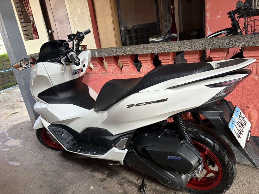 For sale PCX 160 CBS 2023! (Category: Motorbikes for Sale) located in Guagua. Submitted by philip099 (Listing ID 1460242921, Image 1). Description: Registered until August 2027 New tires Honest issue Panel Gauge..