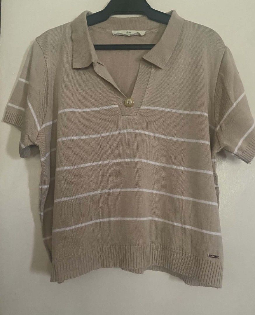 ForMe (Category: Blouses) located in Marikina City. Submitted by 25thofaugust (Listing ID 1460117549, Image 1). Description: ForMe top Large on tag.