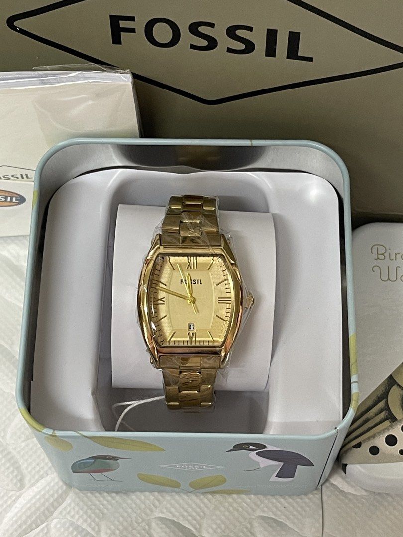 Fossil Gold Tone Rectangular Watch with Date Window (Category: Women's Watches) located in Manila. Submitted by lalacalica (Listing ID 1460304194, Image 2). Description: FOR SALE‼️✨ ⌚ FOSSIL GOLD-TONE RECTANGULAR WATCH JAPAN ORIGINAL 🇯🇵 ✨ Details: • Gold-tone Fossil watch • Elegant rectangular face with Roman numerals • Date window • Protective plastic still attached • Perfect for both casual & formal wear • 28mm*25mm 📦 1 PC AVAILABLE ONLY‼️ �