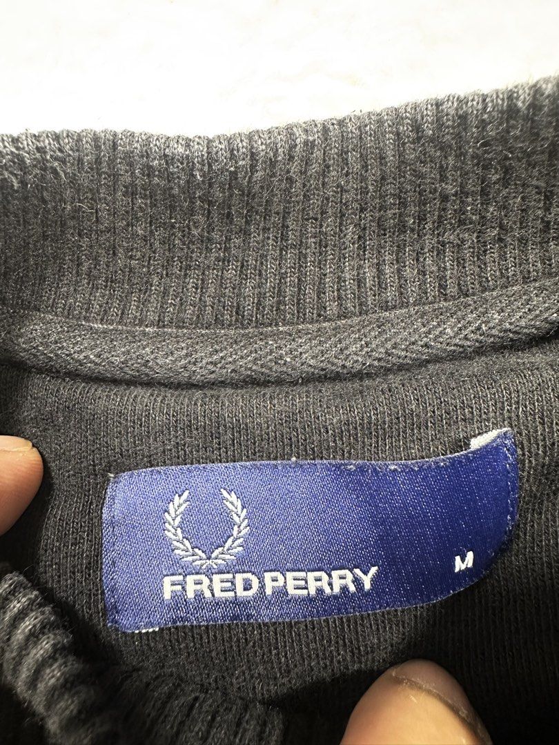 Fredperry (Category: Luxury Apparel) located in Baguio. Submitted by denden071016 (Listing ID 1460296271, Image 3). Description: Fredperry Width 21 Length 27.5.