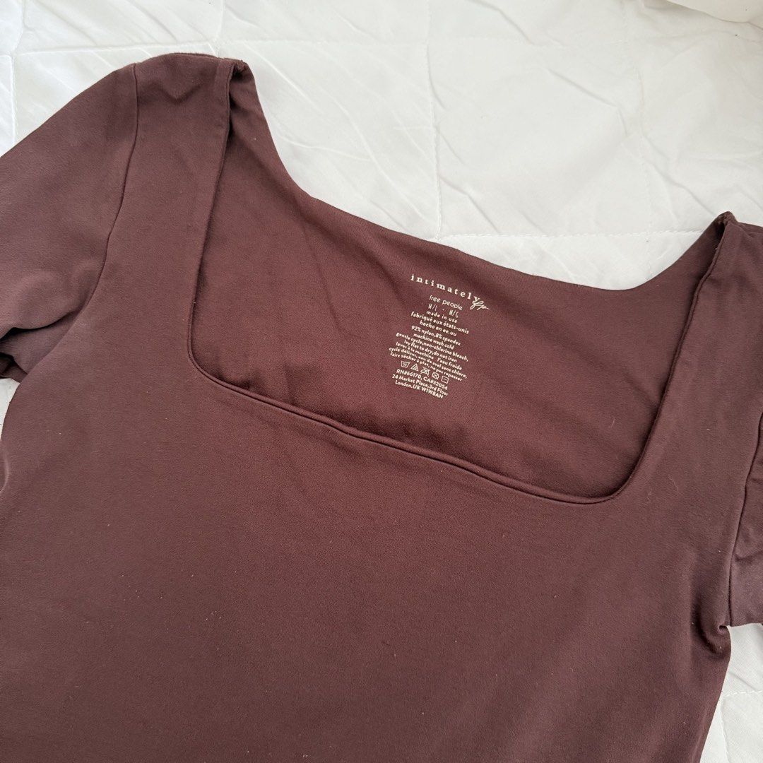 Free People Squareneck longsleeves (Category: Longsleeves) located in Davao. Submitted by aug_amari (Listing ID 1460133243, Image 2). Description: w sign of use and fixed the hole sa armpit not noticeable nmn when worn still good to wear xs/s bestfit helping tags: brandy melville.