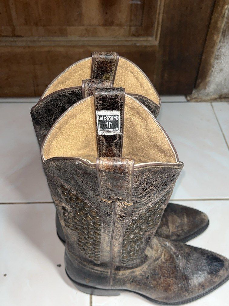 Frye Women’s Vintage Boots (Category: Activewear) located in Caloocan City. Submitted by dzoimyin (Listing ID 1460140855, Image 3). Description: Distressed brown leather Western boots with studded shaft details 37-38 EU .