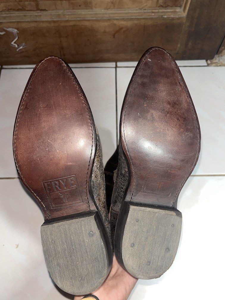Frye Women’s Vintage Boots (Category: Activewear) located in Caloocan City. Submitted by dzoimyin (Listing ID 1460140855, Image 2). Description: Distressed brown leather Western boots with studded shaft details 37-38 EU .