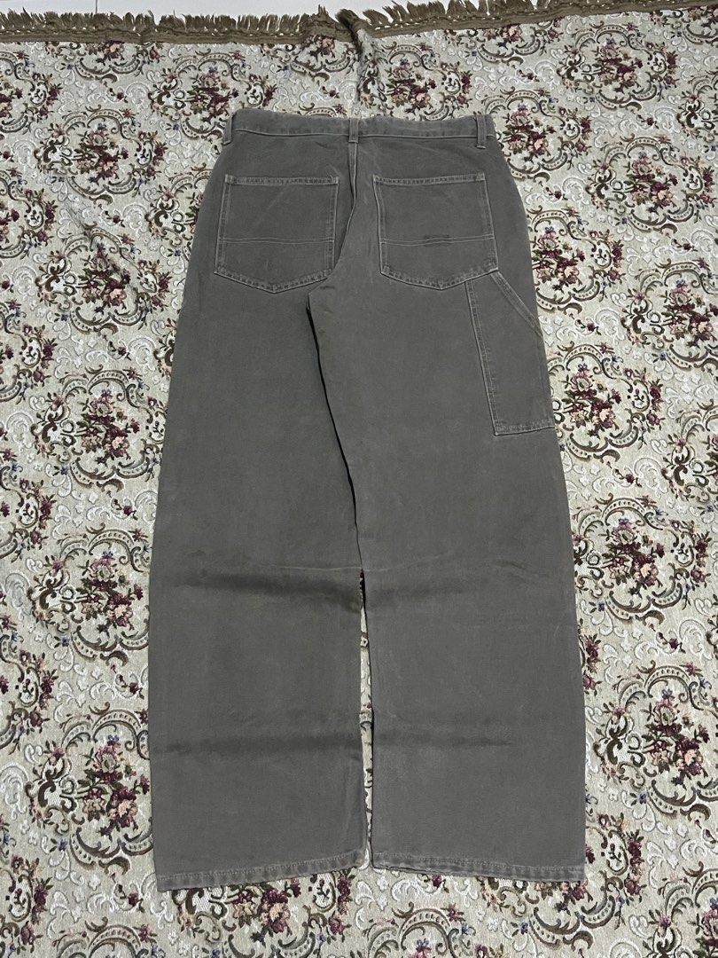 Gap Brown Baggy Carpenter Denim Jeans (Category: Jeans) located in Binangonan. Submitted by solothuggin_ (Listing ID 1460174000, Image 3). Description: Gap Brown Baggy Carpenter Denim Jeans • fitting sits perfectly, beautiful piece • hard denim, high quality heavyweight fabric • pristine condition Waist: 32" Length: 42.5" Thigh: 14" Hem opening: 9" BEFORE: ₱780 free shipping nationwide thru J&T NOW: ₱450 + shipping fee Reminders: 1. Natural room 
