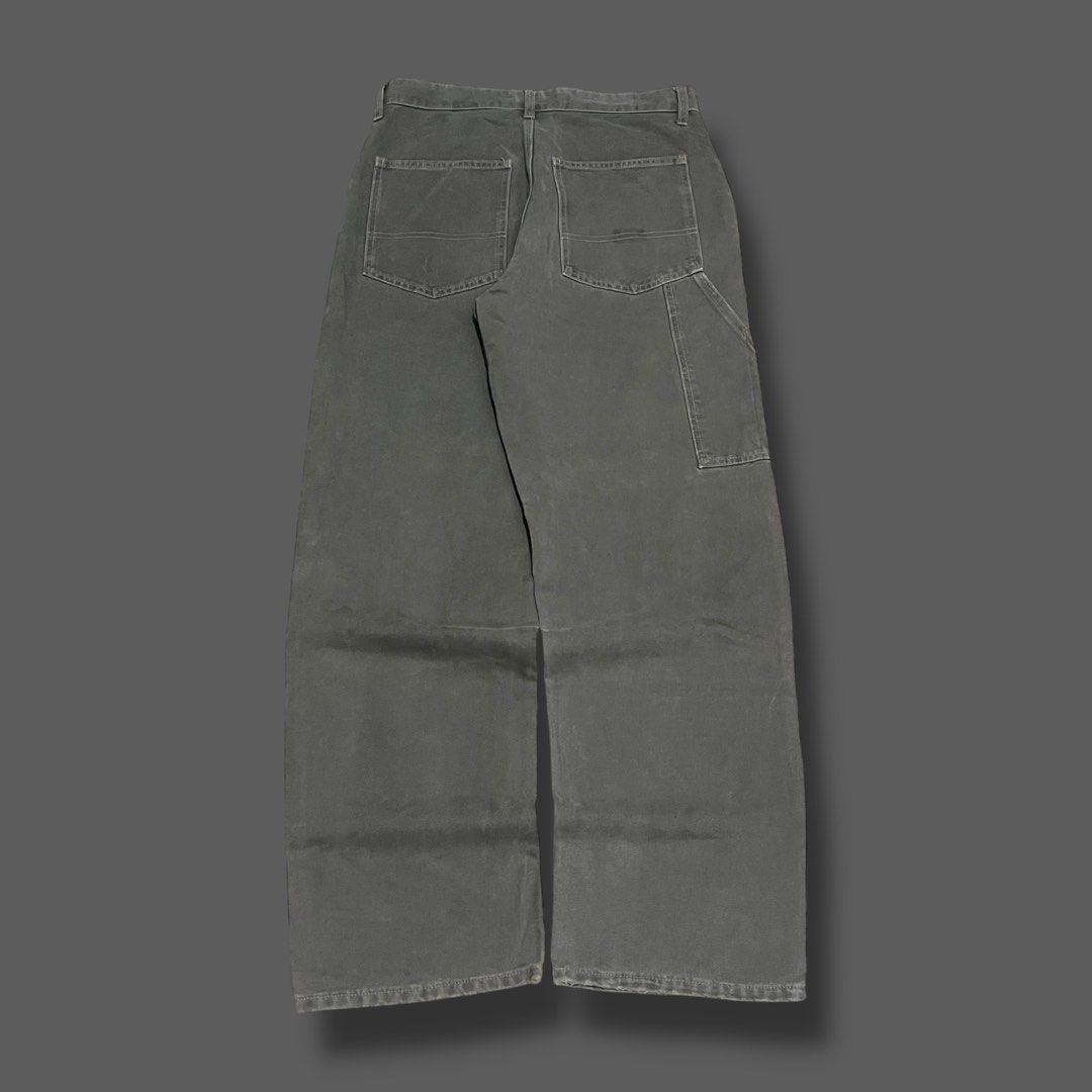 Gap Brown Baggy Carpenter Denim Jeans (Category: Jeans) located in Binangonan. Submitted by solothuggin_ (Listing ID 1460174000, Image 2). Description: Gap Brown Baggy Carpenter Denim Jeans • fitting sits perfectly, beautiful piece • hard denim, high quality heavyweight fabric • pristine condition Waist: 32" Length: 42.5" Thigh: 14" Hem opening: 9" BEFORE: ₱780 free shipping nationwide thru J&T NOW: ₱450 + shipping fee Reminders: 1. Natural room 