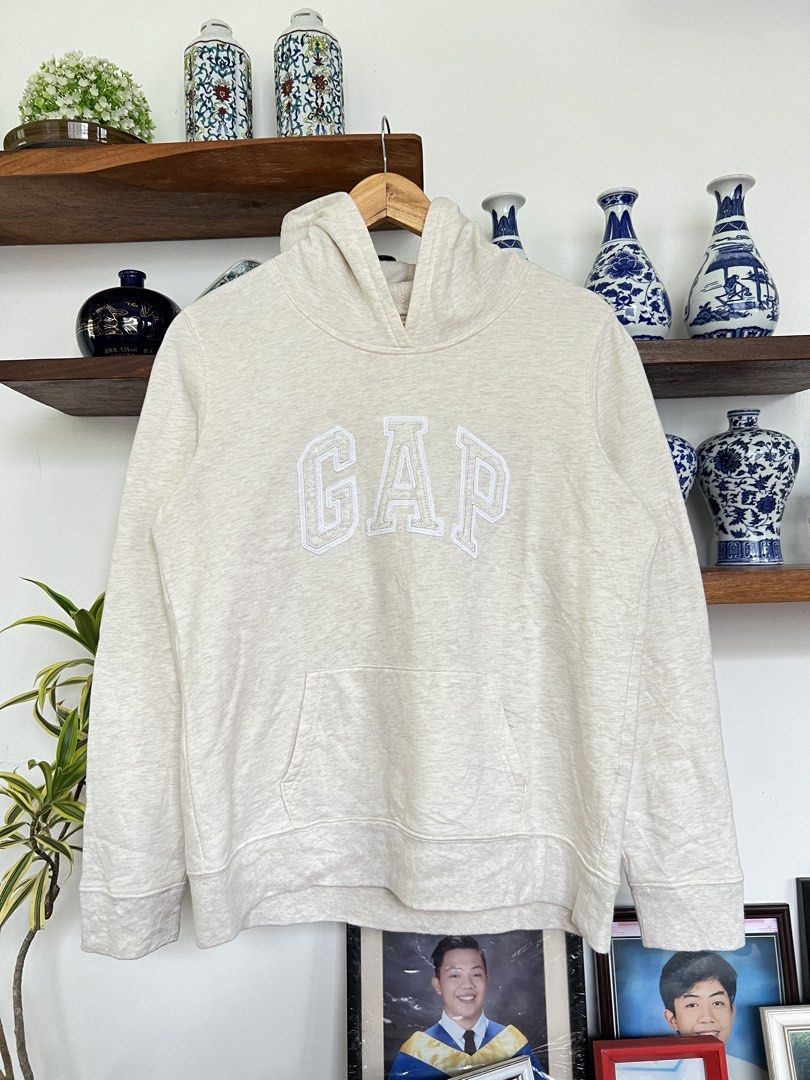 GAP HOODIE (Category: Coats, Jackets and Outerwear) located in Solano. Submitted by aljoners (Listing ID 1460263646, Image 3). Description: Size: M Width: 21 Length: 25.5 Color rate: 10/10 Condition: 10/10 Issue/s: None “Color may vary due to lighting”.