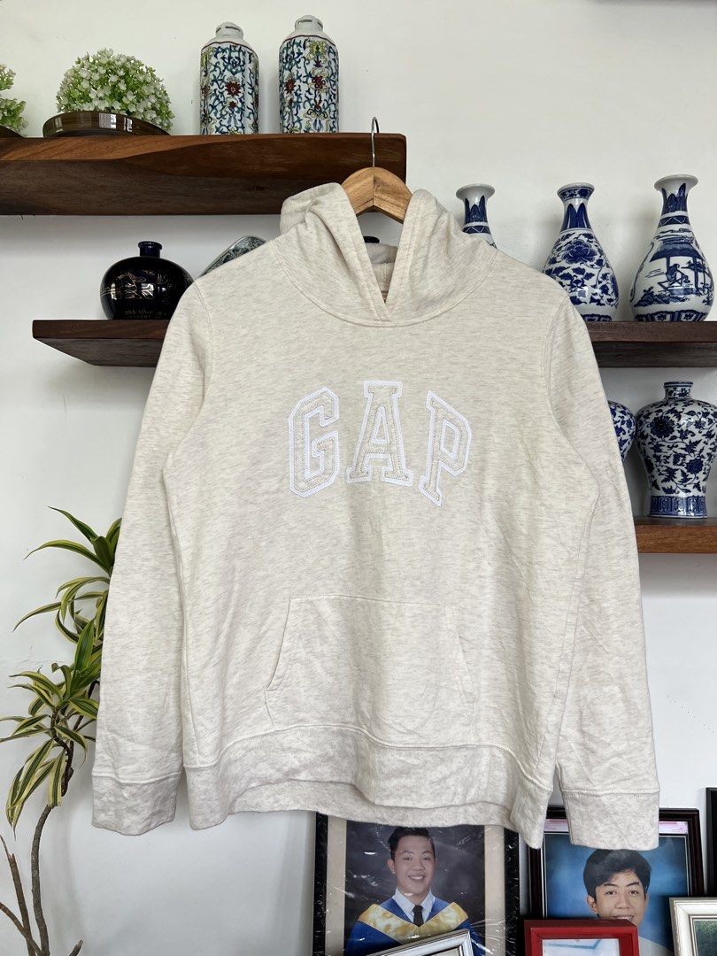 GAP HOODIE (Category: Coats, Jackets and Outerwear) located in Solano. Submitted by aljoners (Listing ID 1460263646, Image 1). Description: Size: M Width: 21 Length: 25.5 Color rate: 10/10 Condition: 10/10 Issue/s: None “Color may vary due to lighting”.