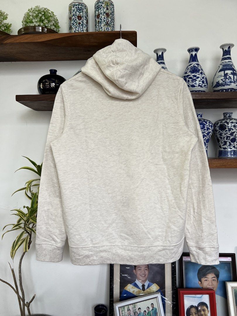 GAP HOODIE (Category: Coats, Jackets and Outerwear) located in Solano. Submitted by aljoners (Listing ID 1460263646, Image 2). Description: Size: M Width: 21 Length: 25.5 Color rate: 10/10 Condition: 10/10 Issue/s: None “Color may vary due to lighting”.