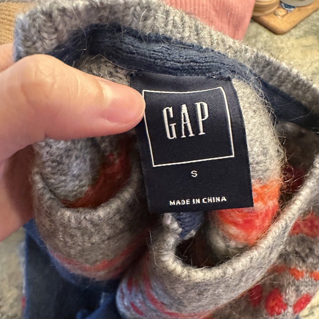 Gap mohair blend sweater (Category: Coats, Jackets and Outerwear) located in Pasig City. Submitted by ynahperez (Listing ID 1460207876, Image 2). Description: .