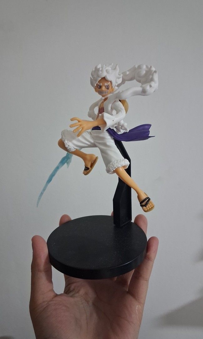 GEAR 5 LUFFY BANPRESTO (Category: Figurines & Statues) located in Manila. Submitted by xarkzz.999 (Listing ID 1460178233, Image 1). Description: NO ISSUE NO BOX.