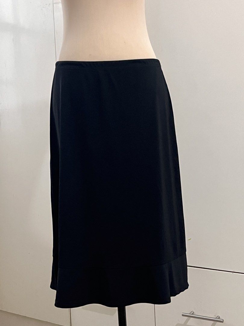 GEORGE Black A-line Skirt with Side Slits (Category: Skirts) located in Cabanatuan. Submitted by chinmndz (Listing ID 1460192591, Image 1). Description: Prices are negotiable !! ദ്ദി(˵ •̀ ᴗ - ˵ ) ✧ Feel free to ask for more details. - Large-XL - Classic black A-line midi skirt - Slight flare at the hem - Side slits for ease of movement - Comfortable fabric - Perfect for casual or work outfits - Easy to pair with any top.