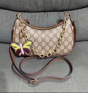 (Category: ) located in . Submitted by chic.bags (Listing ID 1460130326, Image 1). Description: .