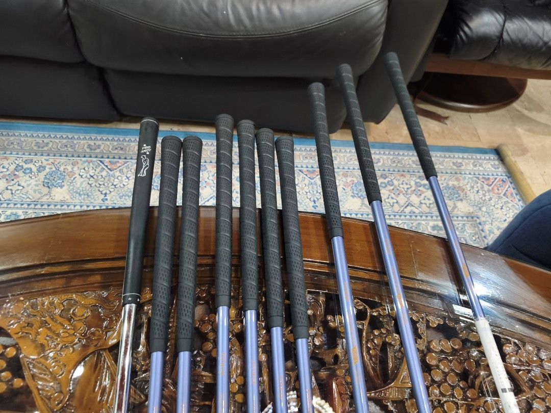 Golf Lefty Ladies Set (Category: Other Sports Equipment and Supplies) located in Paranaque City. Submitted by manilagolfmarket (Listing ID 1460144949, Image 3). Description: For Sale Lefty Ladies Set. °Fitway L flex graphite shaft clubs for left handed bag included for only 20.8k in good condition. Pick up Bf Paranaque free shipping within MM..