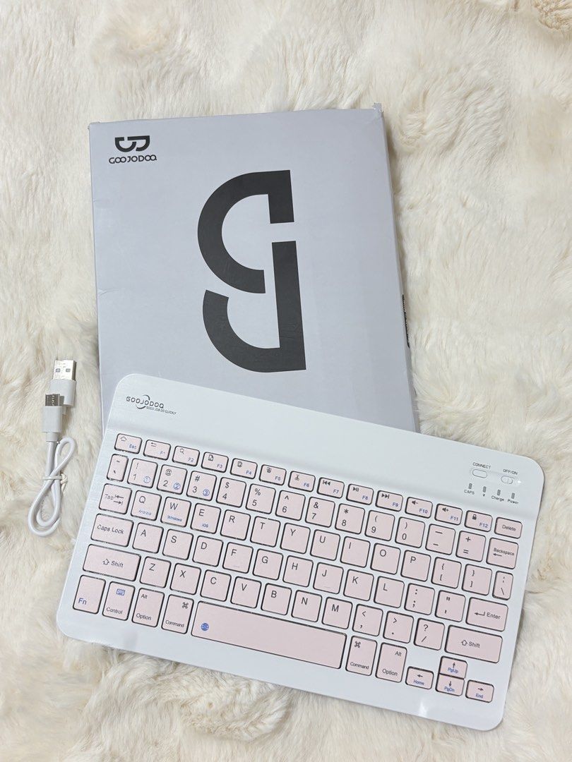 Goojodoq Wireless Keyboard (Category: Computer Keyboard) located in Manila. Submitted by cabugayan160058 (Listing ID 1460264544, Image 1). Description: goojodoq wireless keyboard connects to up to 3 devices at the same time charger included ₱ 150 (og price 500) .
