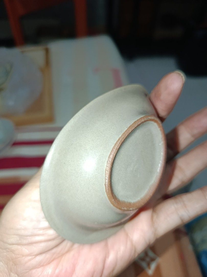 gray ceramic saucer p20 each (Category: Dinnerware & Cutlery) located in Quezon City. Submitted by kristal68 (Listing ID 1460175606, Image 2). Description: elegant look.