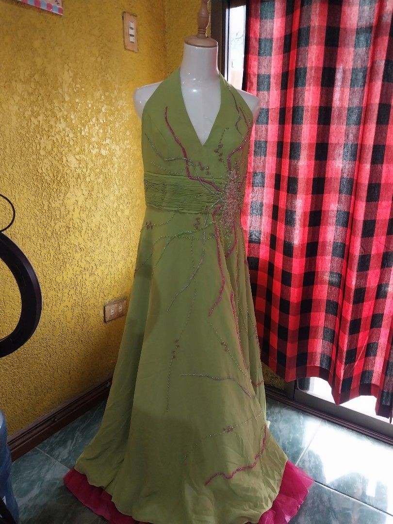 Green halter neck gown (Category: Evening dresses & gowns) located in Manila. Submitted by PrinceDani.Clothing (Listing ID 1460244639, Image 1). Description: green halter neck gown 18in bust 17in waist 52in length excellent condition .