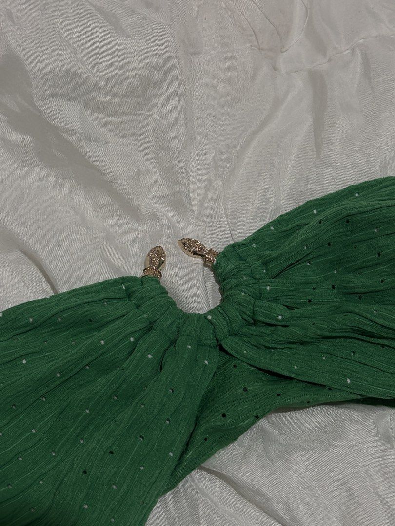 Green Textured Bikini Set with Cover up (Category: Bikinis & Swimsuits) located in San Mateo. Submitted by _llyy (Listing ID 1460117719, Image 3). Description: .