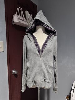 (Category: ) located in . Submitted by eladela.closet (Listing ID 1460212575, Image 1). Description: .