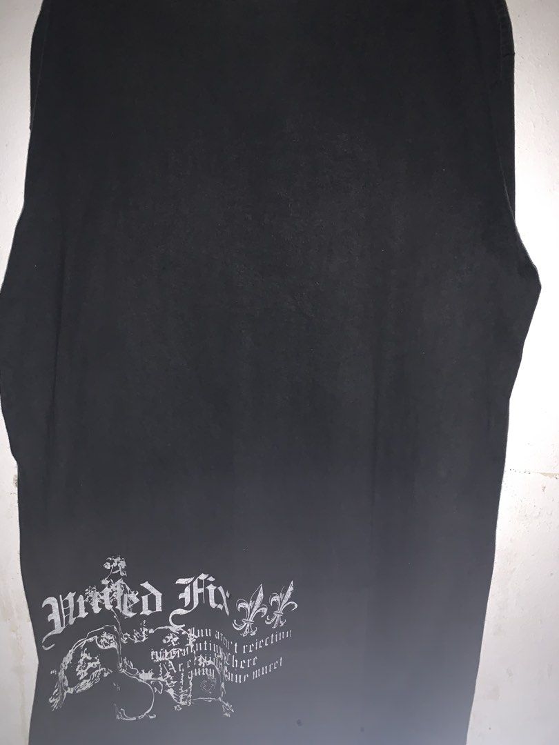 Grunge black t-shirt (Category: Tshirts & Polo Shirts ) located in Manila. Submitted by yukisntevil (Listing ID 1460247098, Image 2). Description: 23x31 XXL on tags black tshirt.
