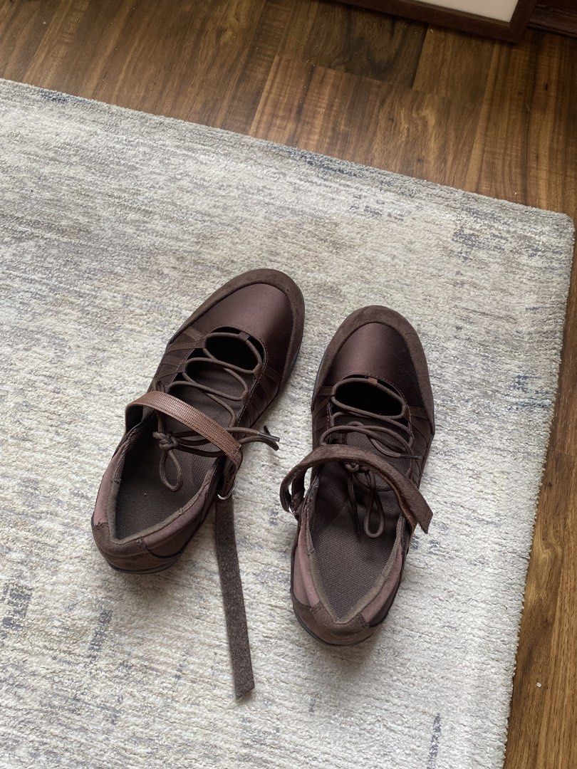 GU brown lace up ballet sneakers (Category: Sneakers) located in Makati City. Submitted by kaykutz (Listing ID 1460163810, Image 1). Description: No tag but never worn, just tried on indoors. You can check soles of shoes. Size 5/5.5 22.5cm .