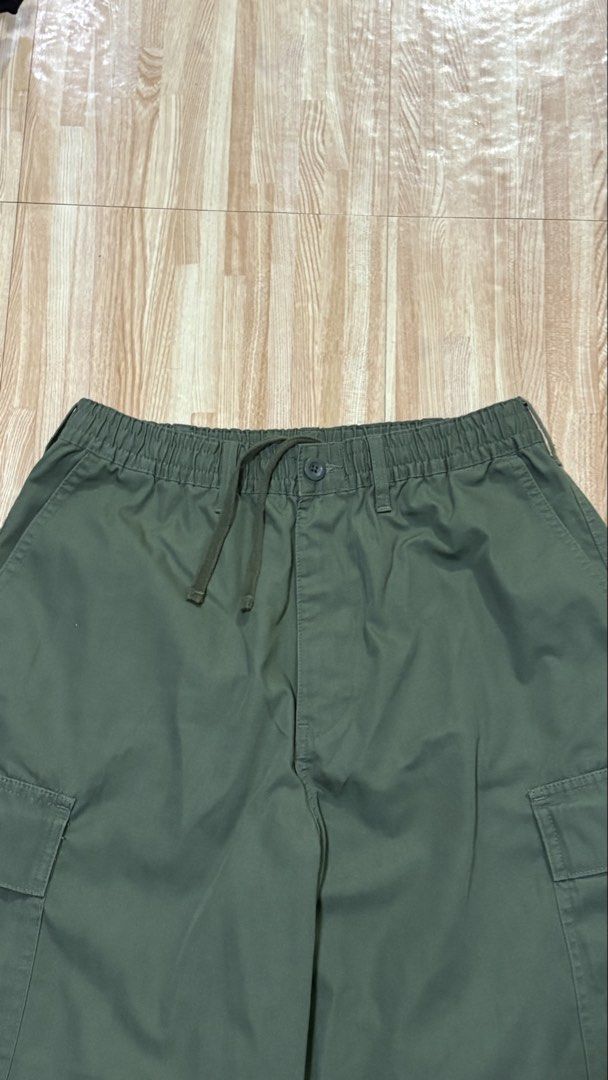 GU Cargo Pants Olive Green Size M (Category: Other Bottoms) located in Makati City. Submitted by lbrn.jms (Listing ID 1460177542, Image 3). Description: - GU Olive Green Cargo Pants - Size: Medium (M) - Features: Elastic waistband with drawstring, multiple cargo pockets on legs, adjustable drawstring at hem .