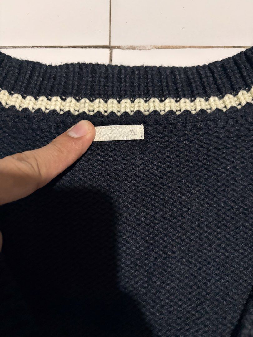 GU Knitted Vest (Category: Vests) located in Santa Rosa. Submitted by vicchamp (Listing ID 1460185388, Image 2). Description: .