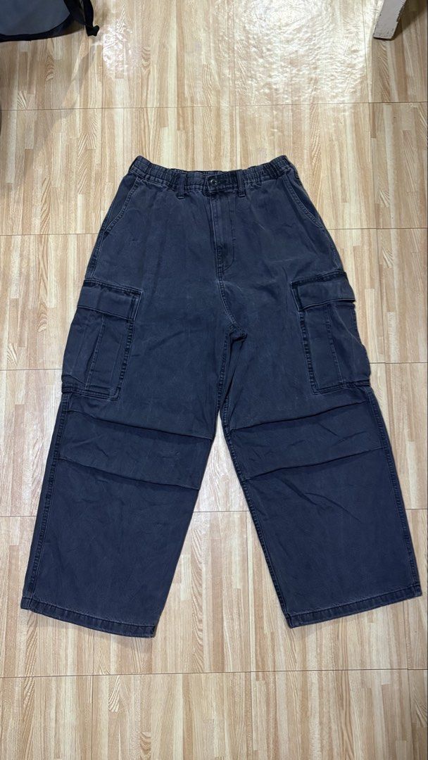 GU Wide Leg Cargo Pants Size M (Category: Other Bottoms) located in Makati City. Submitted by lbrn.jms (Listing ID 1460177826, Image 1). Description: - Washed Black wide leg cargo pants from GU - Elastic waistband with drawstring - Multiple side pockets - Relaxed fit, ideal for casual wear - Made of 100% cotton.