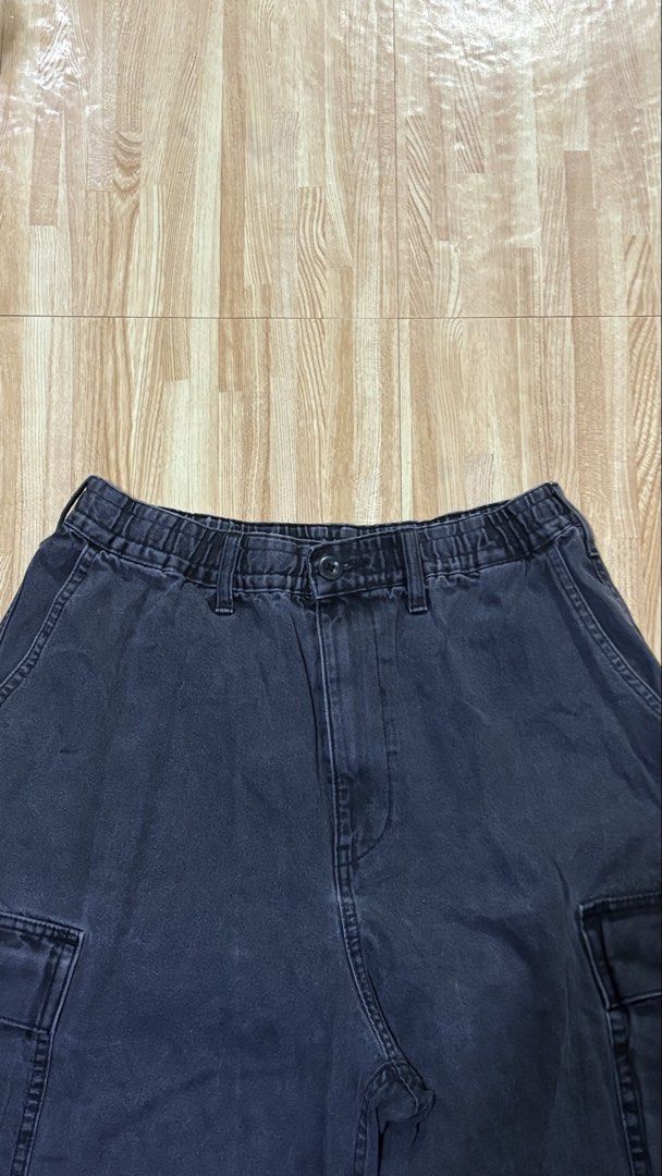 GU Wide Leg Cargo Pants Size M (Category: Other Bottoms) located in Makati City. Submitted by lbrn.jms (Listing ID 1460177826, Image 3). Description: - Washed Black wide leg cargo pants from GU - Elastic waistband with drawstring - Multiple side pockets - Relaxed fit, ideal for casual wear - Made of 100% cotton.
