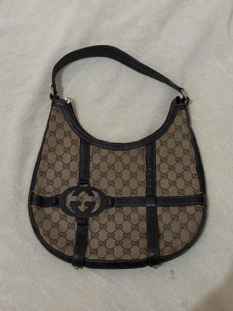 GUCCI BAG (Category: Shoulder Bags) located in Lipa City. Submitted by cess.declutter (Listing ID 1460122405, Image 1). Description: NGA.