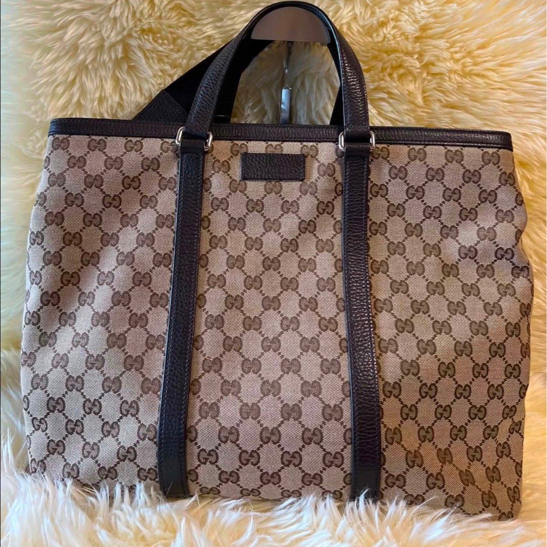 Gucci Bag (Category: Luxury Bags & Wallets) located in Manila. Submitted by bagislifeshop (Listing ID 1460236946, Image 1). Description: .