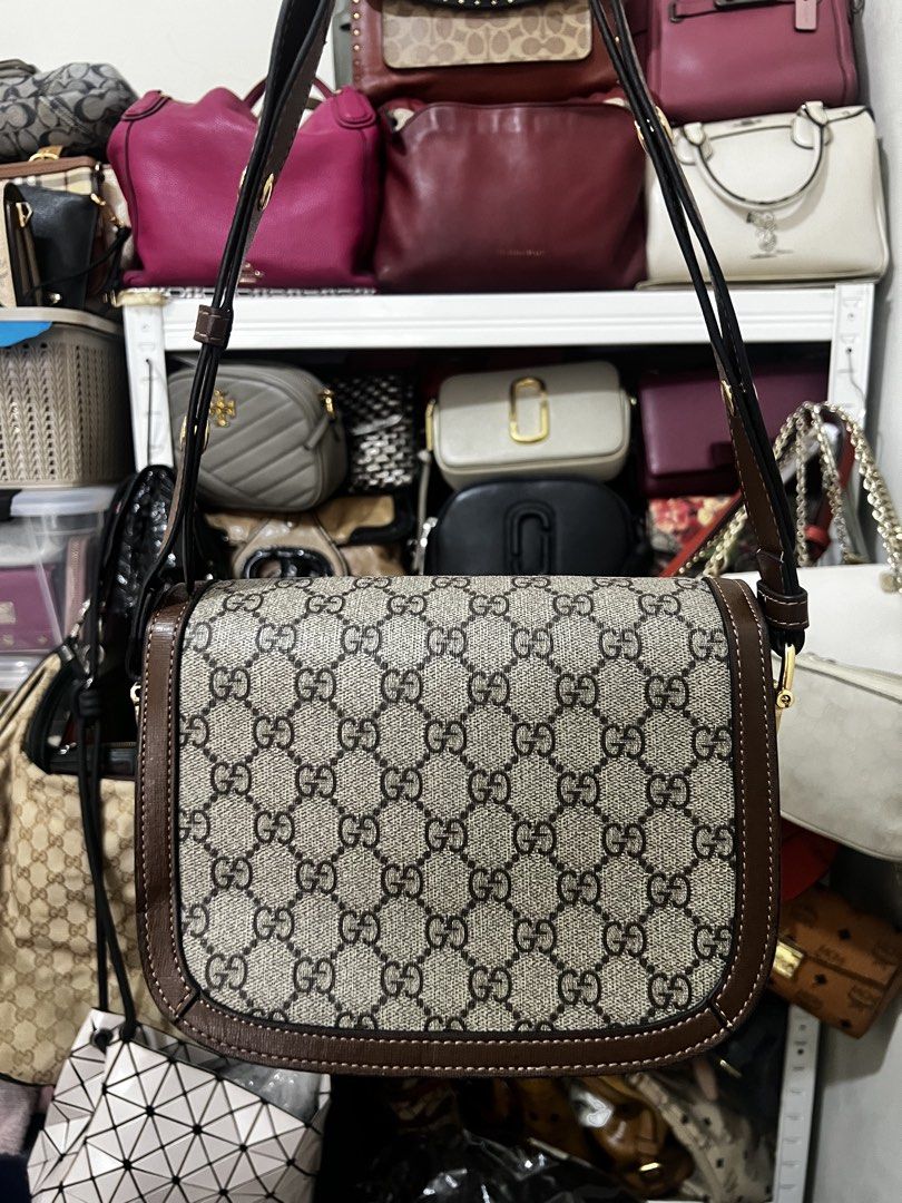 Gucci Horsebit bag (Category: Shoulder Bags) located in Valenzuela. Submitted by dianzskiyo (Listing ID 1460153018, Image 3). Description: 📍SELF - AUTHENTICATION📍 LOCATION : VALENZUELA 🎀AVAILABLE! SOLD ITEMS ARE MARKED OR DELETED🎀 Preloved Gucci Horsebit bag 📍 what you see is what you get 📍 Managed ur expectation - this is preloved 📍 Slightly negotiable 📍 All details were already posted (pls check photos para iwas sa redundant na tanong �