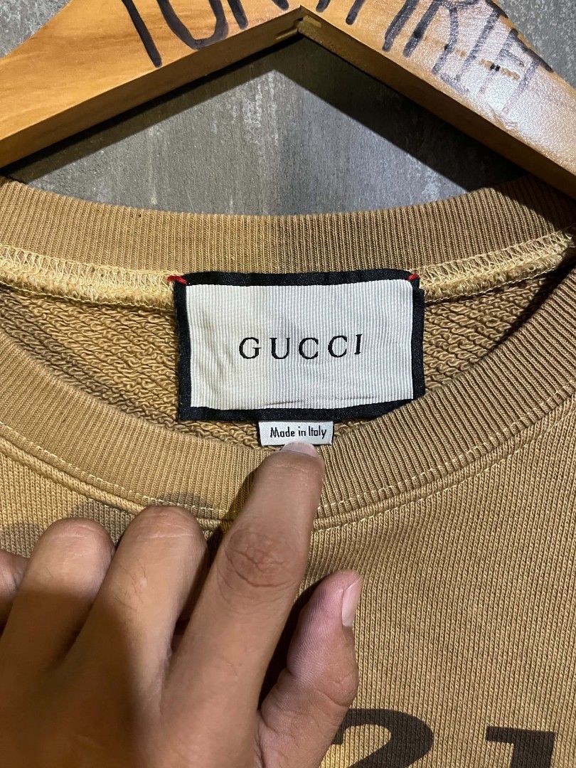 Gucci Sweatshirt (Category: Coats, Jackets and Outerwear) located in Andop. Submitted by tonthrift_st (Listing ID 1460259580, Image 3). Description: Gucci Sweatshirt Excellent condition Size Medium on tag Dimes W22 L26 No issue / flaws 🏷️📥 📍Kapalong, Davao del Norte.