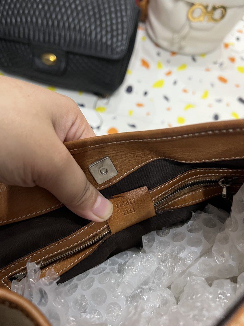 Gucci Tricolor Reins (Category: Shoulder Bags) located in Manila. Submitted by gailmg (Listing ID 1460294380, Image 3). Description: - Authentic with certificate of authenticity .