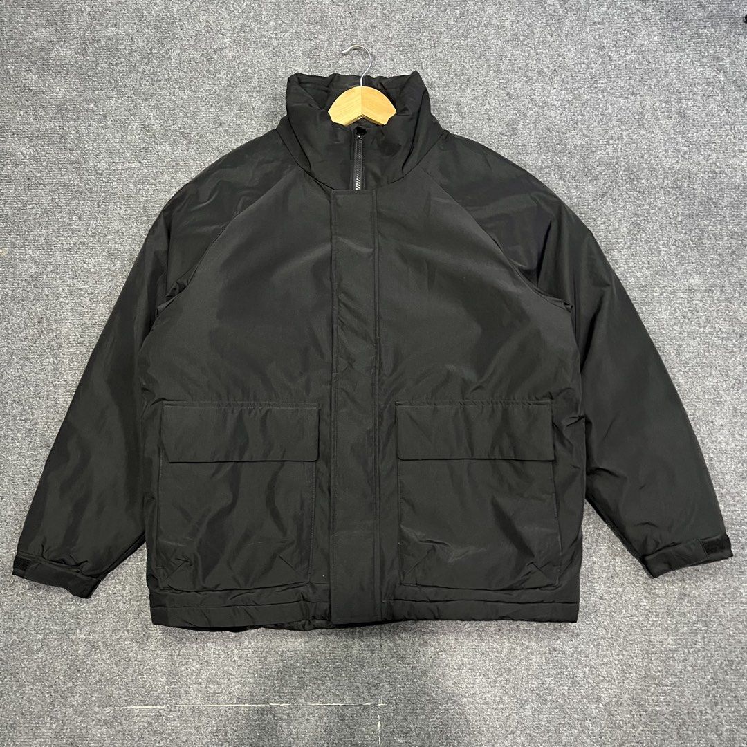 GU/Uniqlo Windproof Stand Collar Puffer (Category: Coats, Jackets and Outerwear) located in Baguio. Submitted by reworn.clo (Listing ID 1460219561, Image 2). Description: GU/Uniqlo Windproof Stand Collar Puffer Excellent condition Width 23. Length 26-27 Medium on tag 1780🤝.
