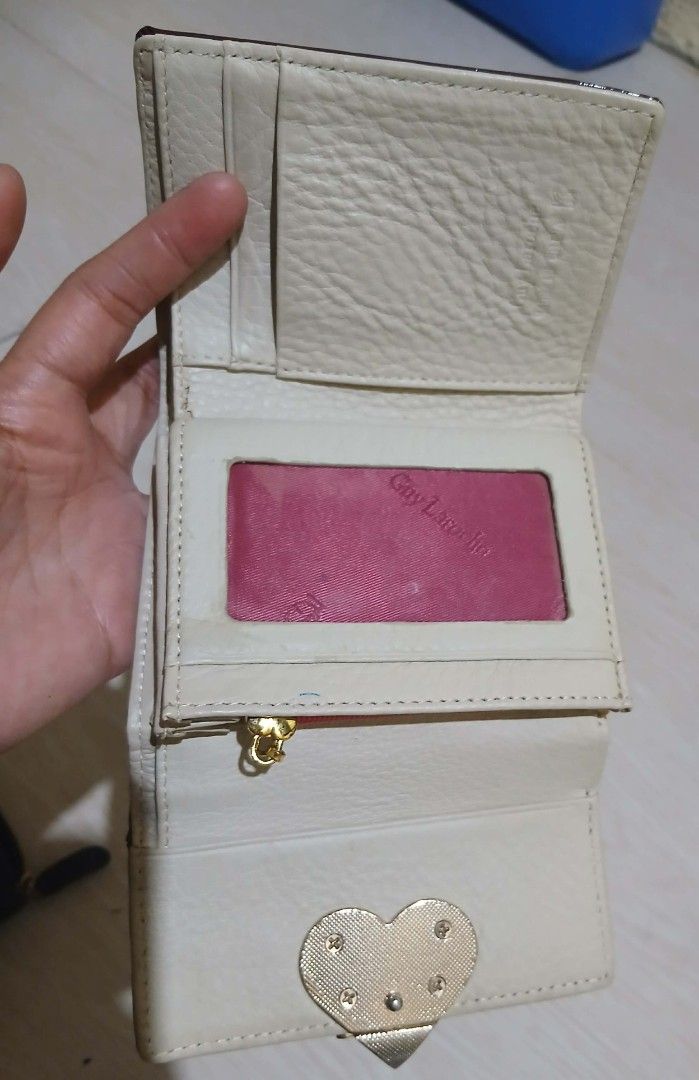 GUY LAROCHE (Category: Wallets & Card holders) located in Bulacan. Submitted by assorted.items (Listing ID 1460244859, Image 3). Description: GUY LAROCHE BIFOLD WALLET.