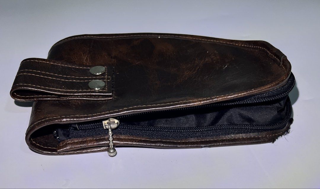 Harley Davidson (Category: Belt bags, Clutches and Pouches) located in Manila. Submitted by thrift-thrift00 (Listing ID 1460153883, Image 3). Description: Harley Davidson.
