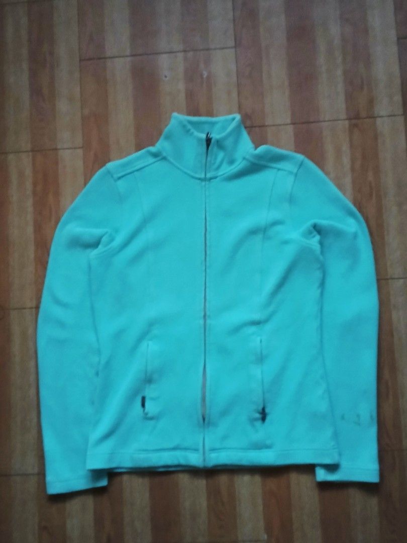 Heavyweight Kirkland Full Zip Jacket (Category: Coats, Jackets and Outerwear) located in Cabuyao City. Submitted by lamperouge11 (Listing ID 1460175172, Image 2). Description: Kirkland Heavyweight Full Zip Jacket - Has side pockets and inner pockets Condition : Great flaws: Discoloration on the sleeves and small discolouration beside the zipper size: M dimes: L24 × W17.