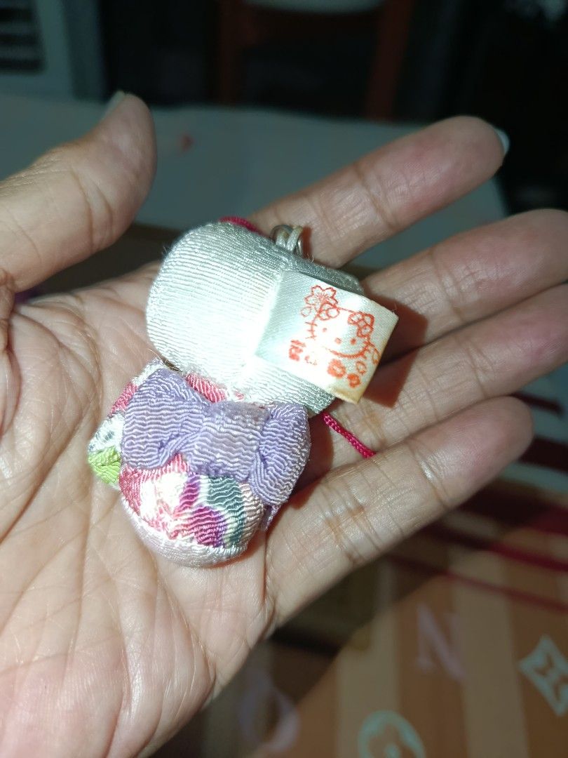 Hello Kitty Kimono Strap/Netsuke (Chirimen fabric) (Category: Character Goods) located in Quezon City. Submitted by kristal68 (Listing ID 1460238241, Image 2). Description: .