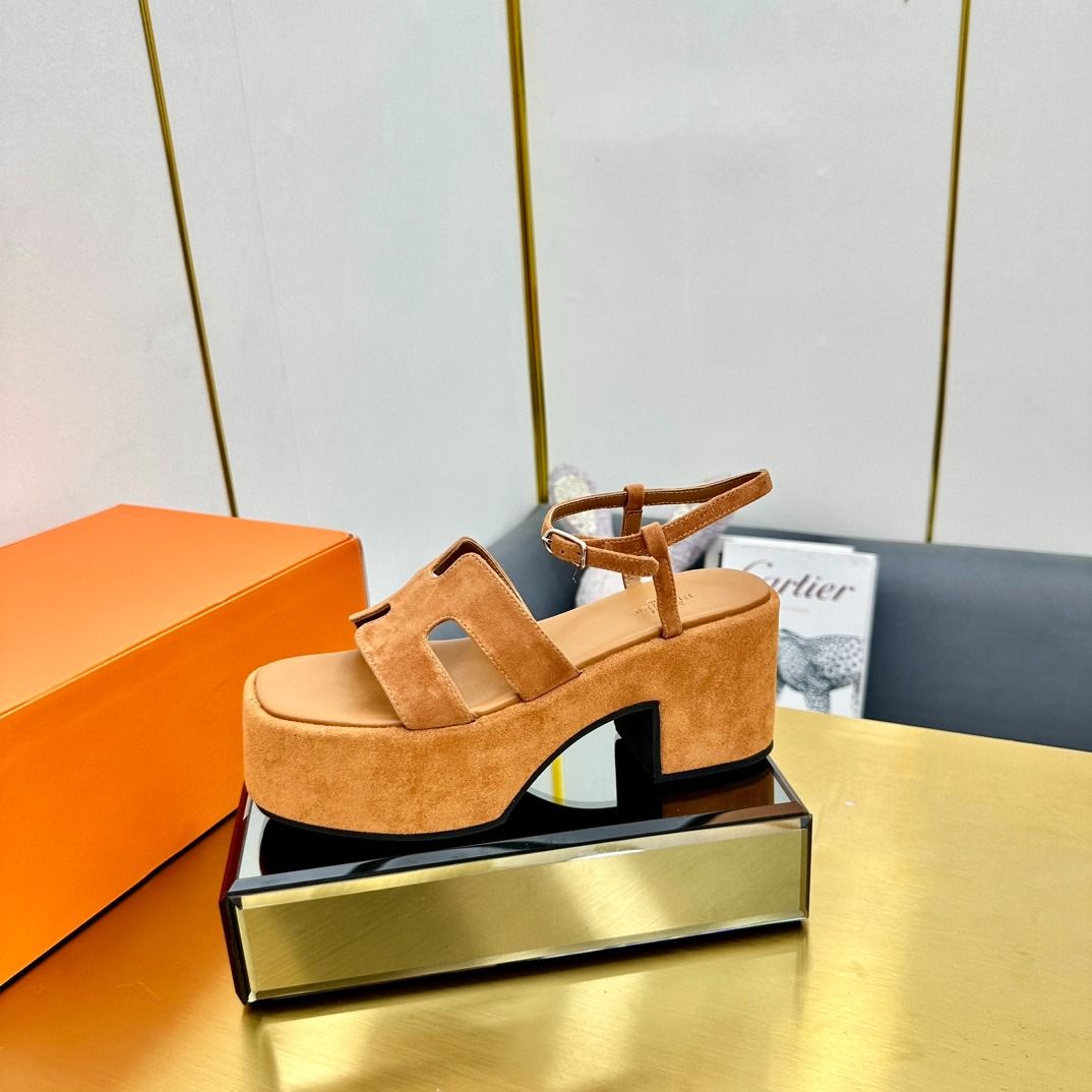 Hermes Classic H Thick Bottom Sandals (Category: Sandals) located in Pateros City. Submitted by wildocean.1848d9 (Listing ID 1460133218, Image 3). Description: .