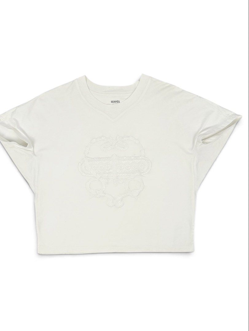 Hermès Paris (Category: Shirts) located in Manila. Submitted by draftdrops (Listing ID 1460159117, Image 1). Description: Embroidered design and excellent condition Width :21.5 Length :21 Size :large .