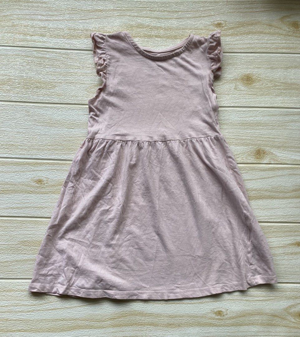 H&M 2-4T nude pink dres (Category: Babies & Kids Fashion) located in Cebu City. Submitted by yjainani (Listing ID 1460165287, Image 1). Description: .