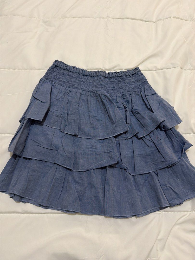 H&M Blue Mini Skirt (Category: Skirts) located in Manila. Submitted by theclosetarchives (Listing ID 1460262477, Image 1). Description: Size 12-14 Kids! .
