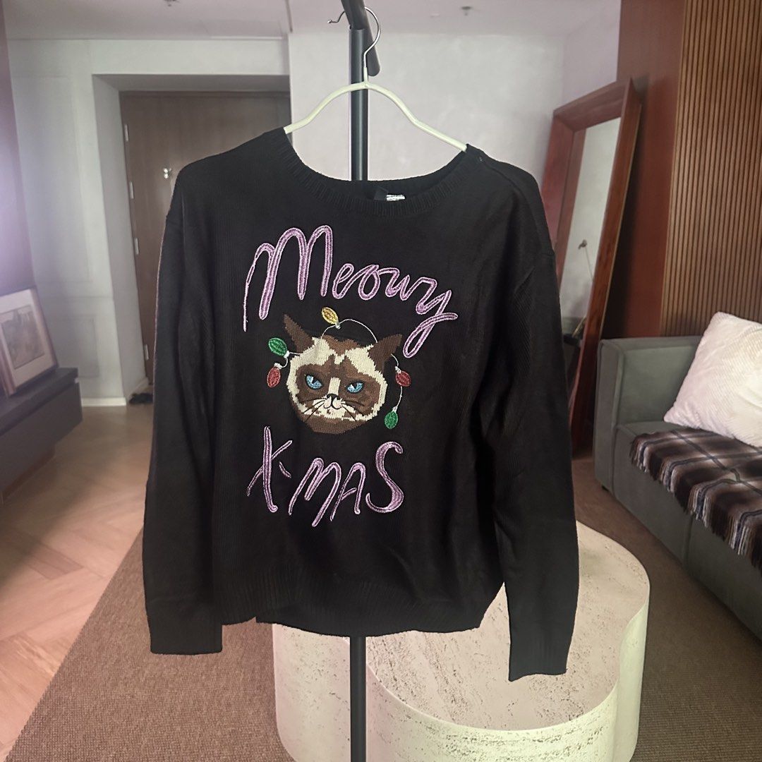 H&M christmas sweater (Category: Coats, Jackets and Outerwear) located in Pasig City. Submitted by ynahperez (Listing ID 1460216052, Image 1). Description: .