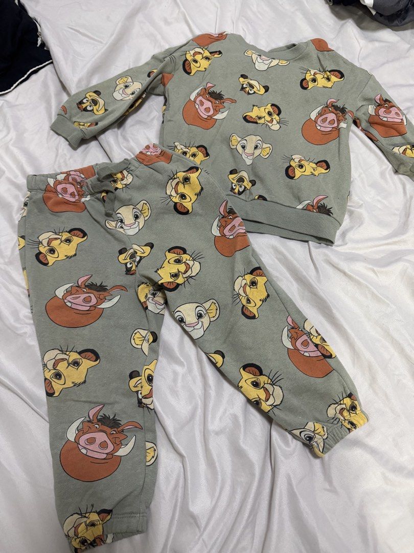 H&M Disney Lion King Tracksuit (Category: Babies & Kids Fashion) located in Manila. Submitted by dejunk.mnl (Listing ID 1460173560, Image 1). Description: For 1-2 years old.
