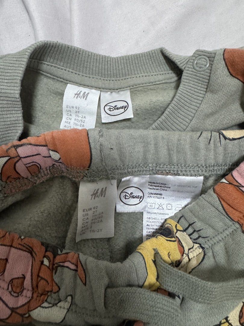 H&M Disney Lion King Tracksuit (Category: Babies & Kids Fashion) located in Manila. Submitted by dejunk.mnl (Listing ID 1460173560, Image 2). Description: For 1-2 years old.