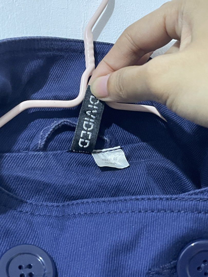 H&M Divided Double Breast Buttoned Jacket/Coat (Category: Coats, Jackets and Outerwear) located in Tuguegarao City. Submitted by ziggerryy (Listing ID 1460296131, Image 3). Description: No flaws. No holes Like new S-M .