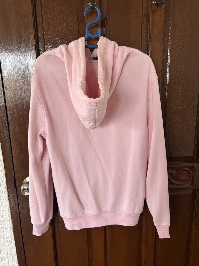 H&M light pink hoodie (Category: Hoodies) located in Las Pinas. Submitted by piarre (Listing ID 1460150605, Image 2). Description: ~ rfs: i dont use it ~ bought from h&m store ~ small size in mens ~ on-hand, no flaws ~ shipping shall be shouldered by buyer!(j&t shipping is usually for ₱65 only) ~ mop: gcash, paymaya, bpi bank transfer, paypal ~ can create a bundle with other items i sell just send me an offer! ~ feel free to msg me for any inquir