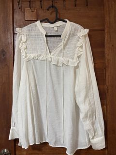 (Category: ) located in . Submitted by decluttercloset_niks (Listing ID 1460300335, Image 1). Description: .